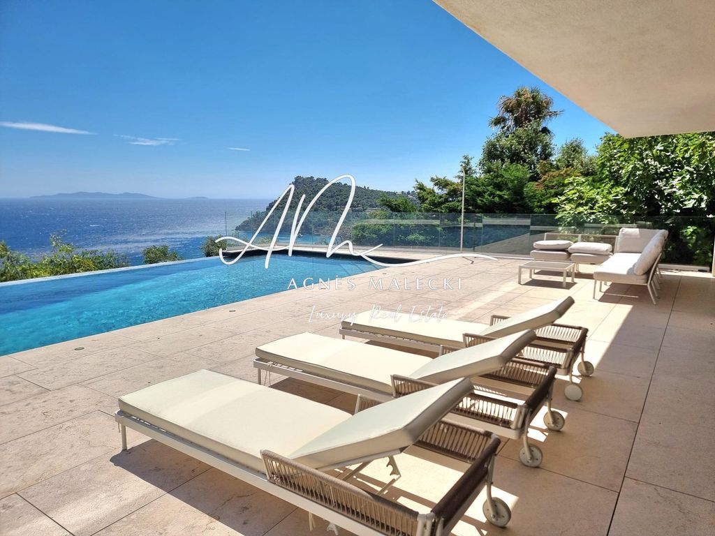 Property photo 1 of 10 Very Beautiful High-End Property Facing The Sea And The Islands!