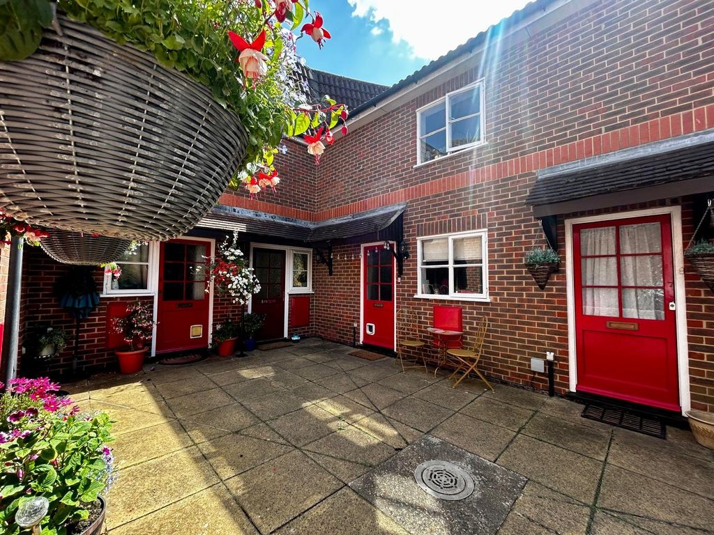 Property photo 1 of 12 Picture No. 15