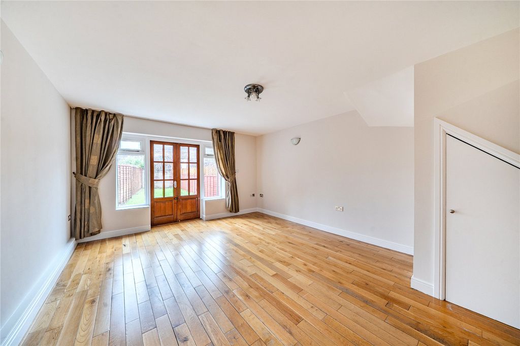 Property photo 3 of 14 Picture No. 05