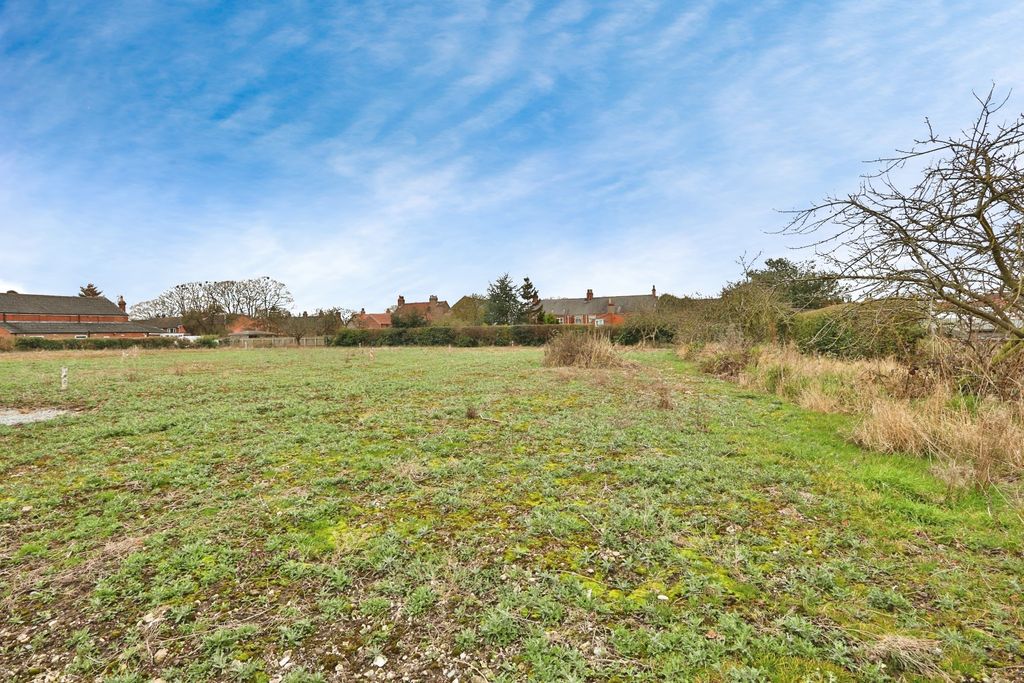 Property photo 1 of 17 4012581