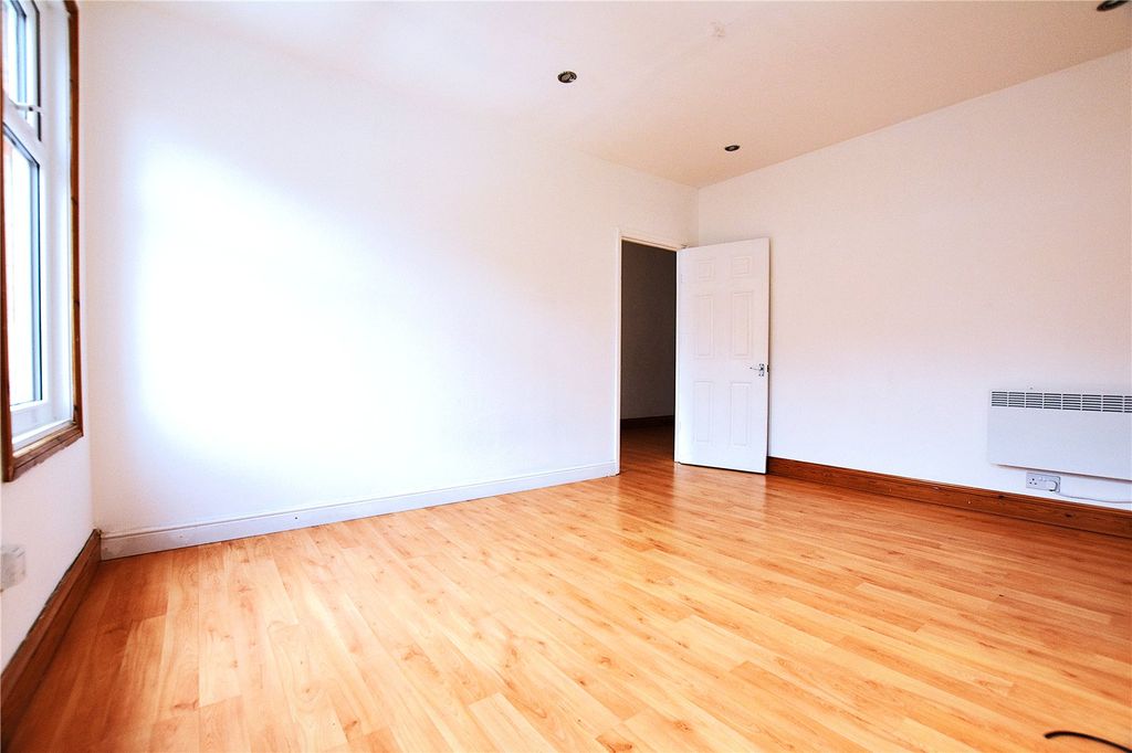 Property photo 1 of 18 Picture No. 01