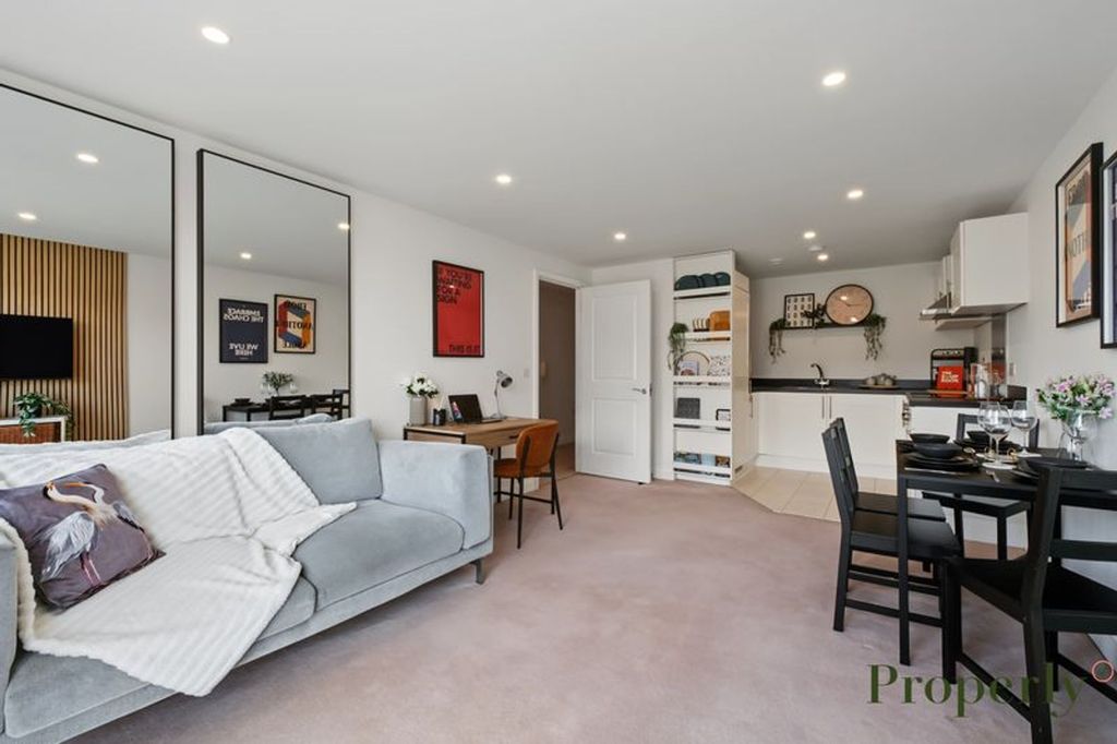 Property photo 3 of 11