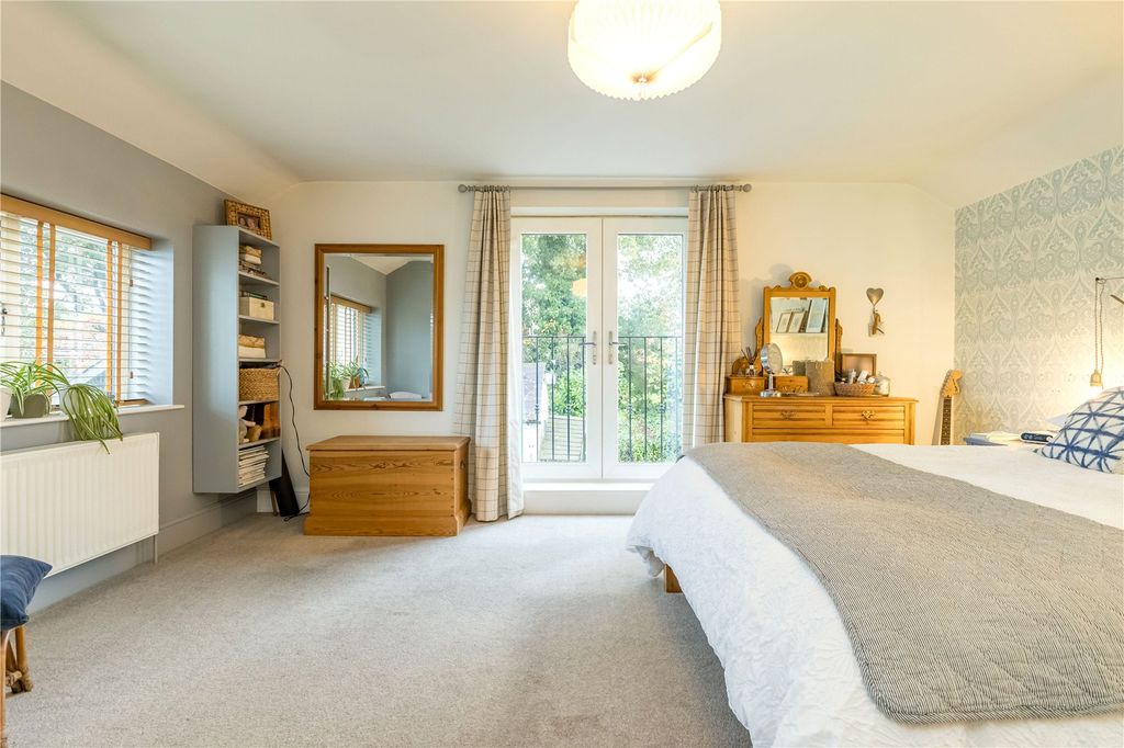 Property photo 3 of 38 Bedroom 1