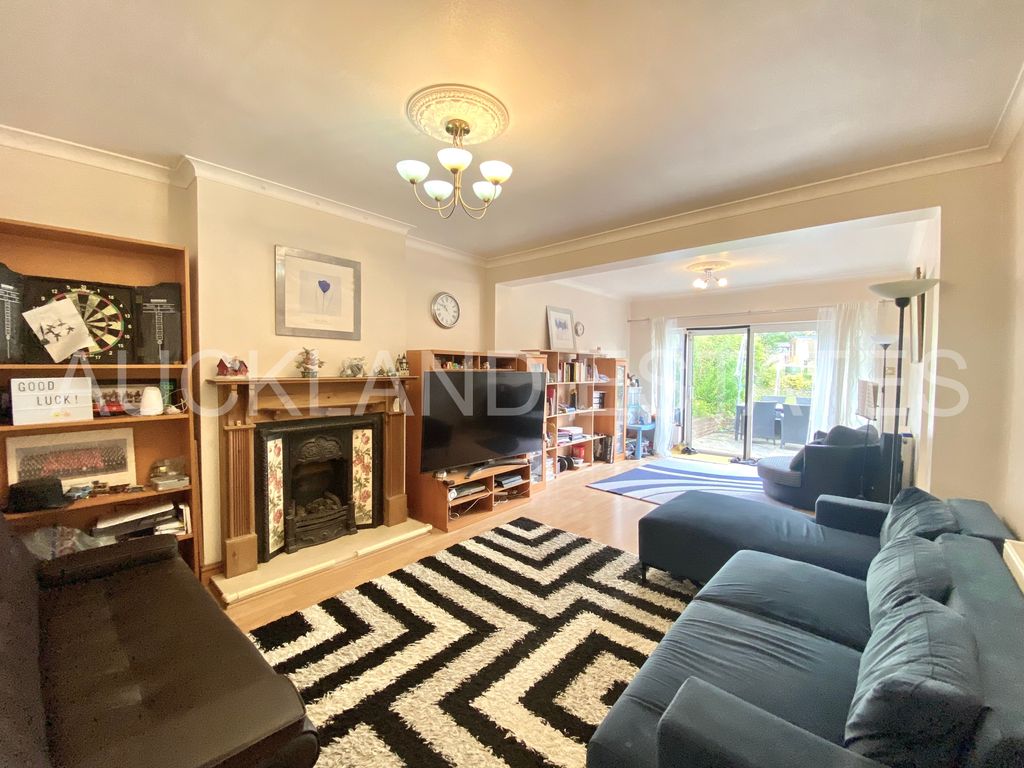 Property photo 3 of 32 Img_2885