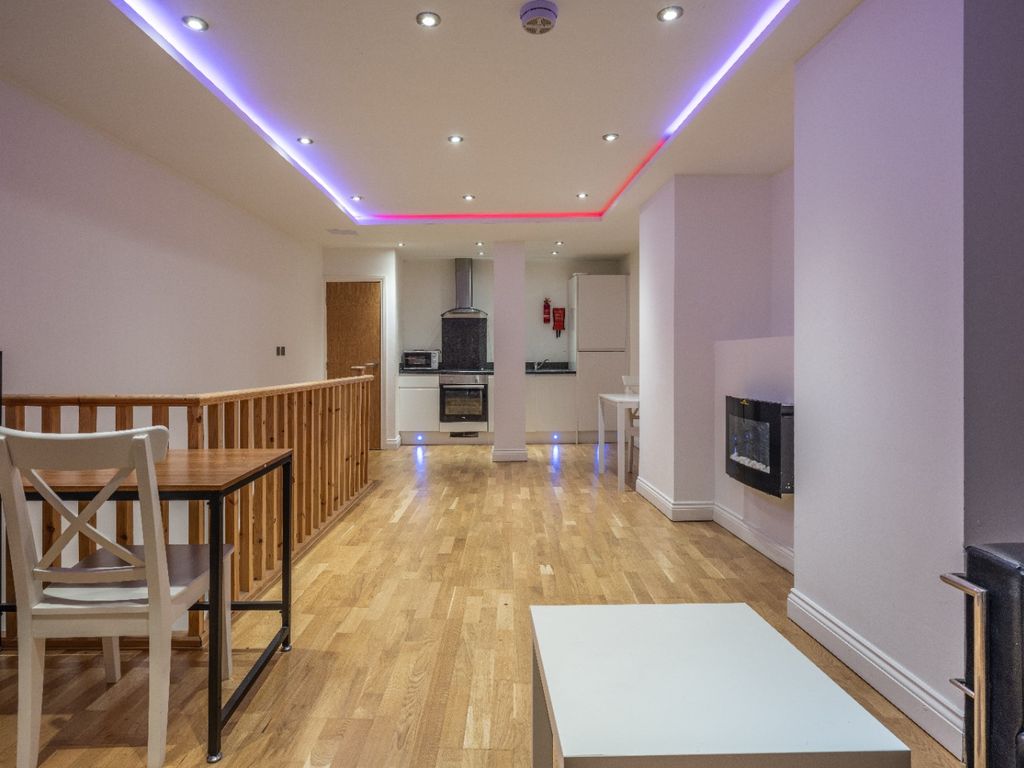 Property photo 2 of 8 4769421