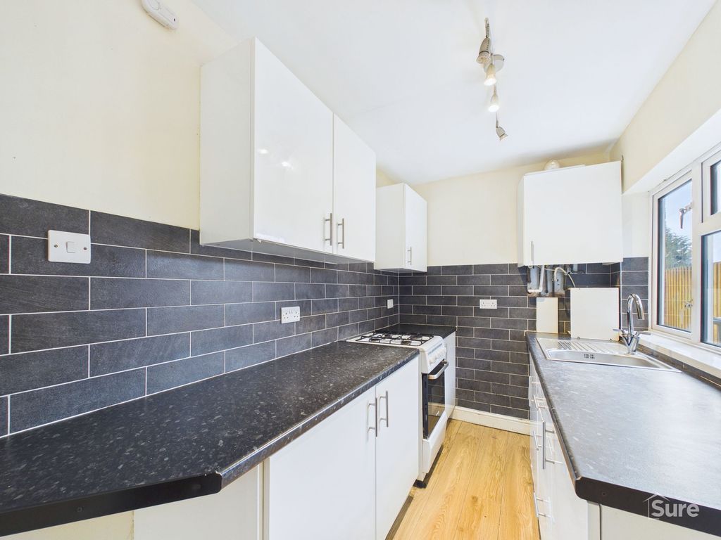 Property photo 3 of 13 Kitchen