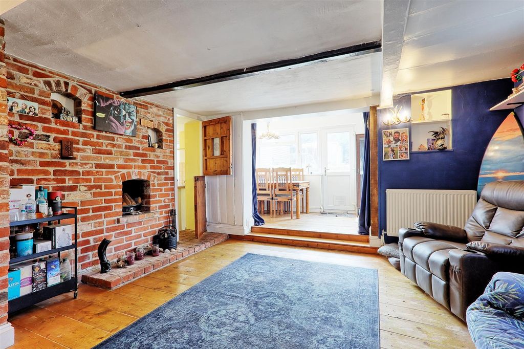 Property photo 2 of 19 Img_9377_8_9_Easyhdr-Interior3.Jpg