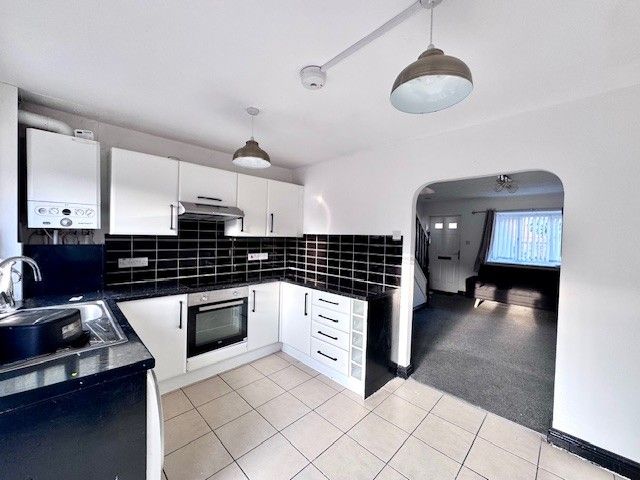 Property photo 3 of 9 Kitchen Diner