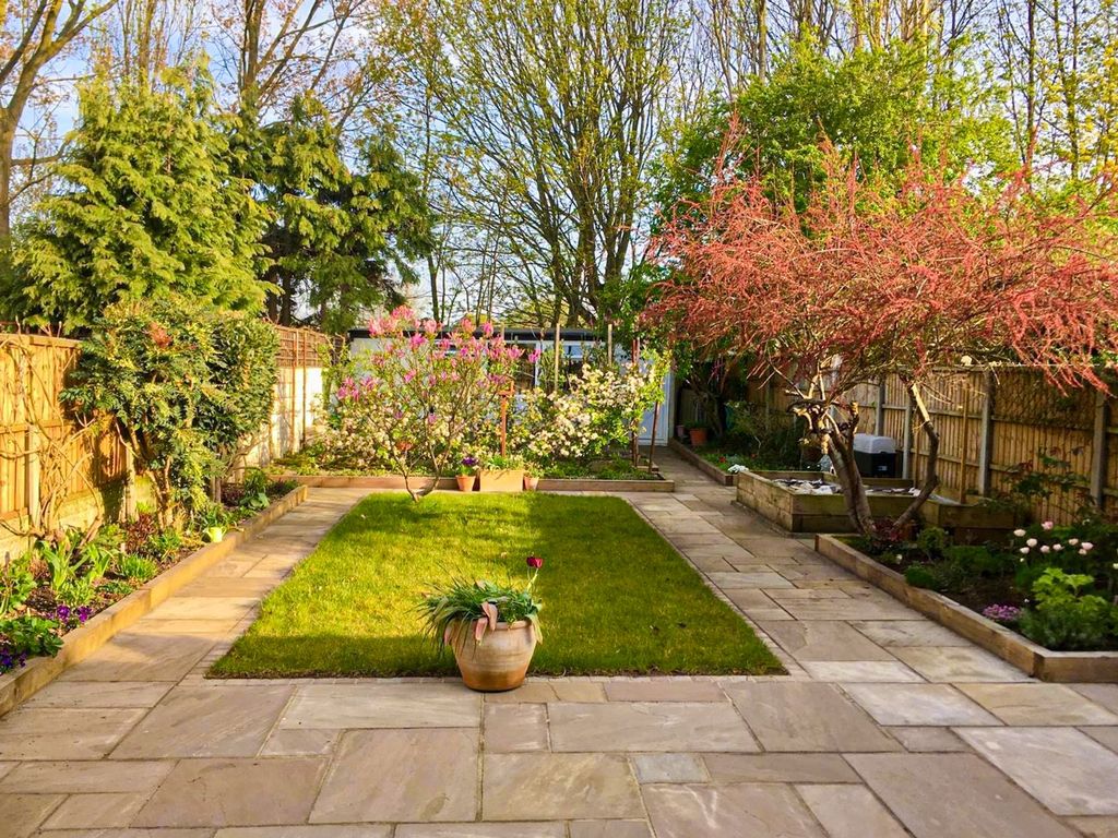 Property photo 3 of 18