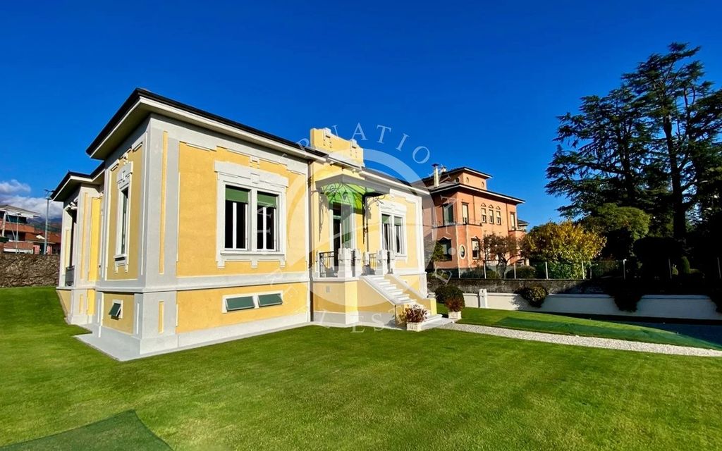 Property photo 2 of 21