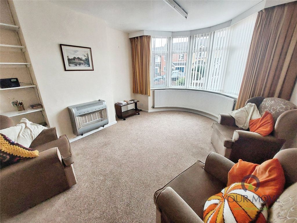 Property photo 2 of 13 Lounge