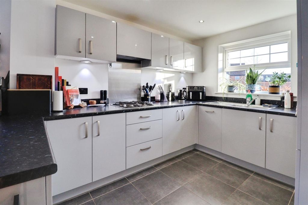 Property photo 2 of 32 1Bfaede5-Img_9170-Img_9172.Jpg