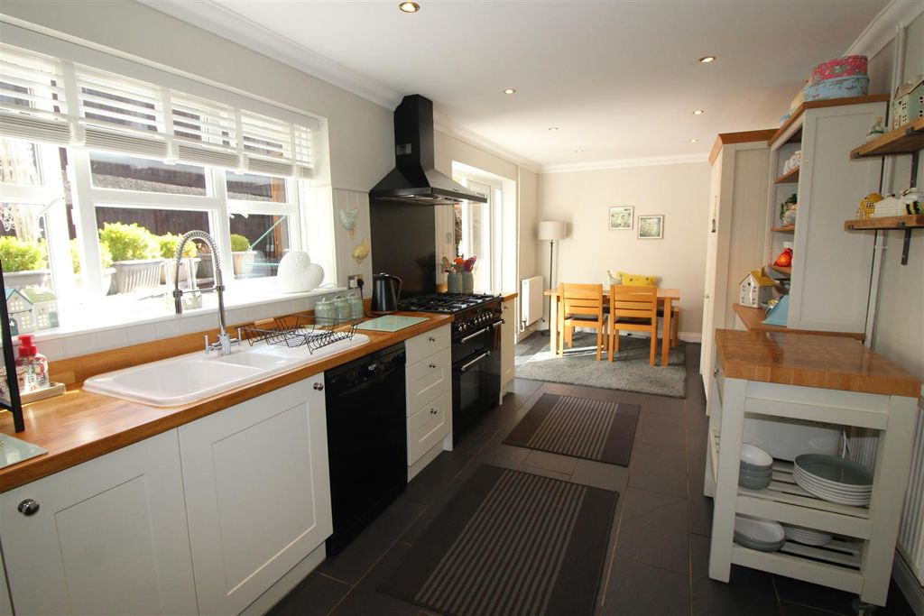 Property photo 2 of 42 Kitchen/Dining Room