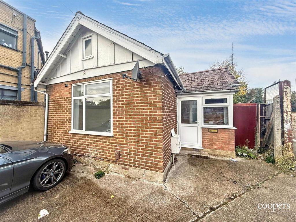 Property photo 1 of 7 External