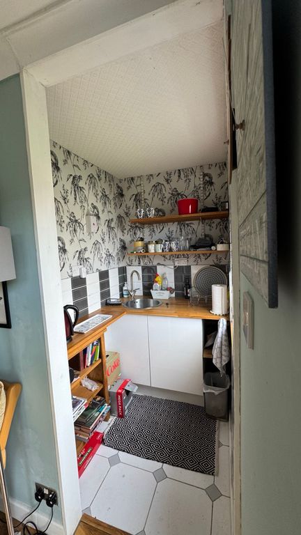 Property photo 2 of 32
