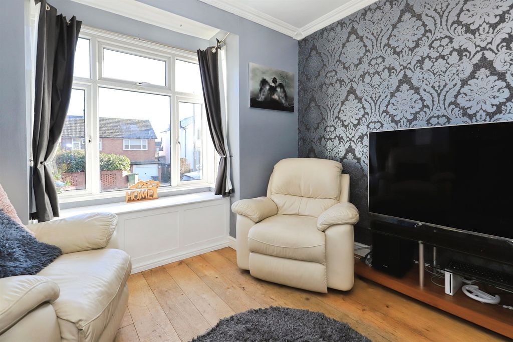 Property photo 3 of 20