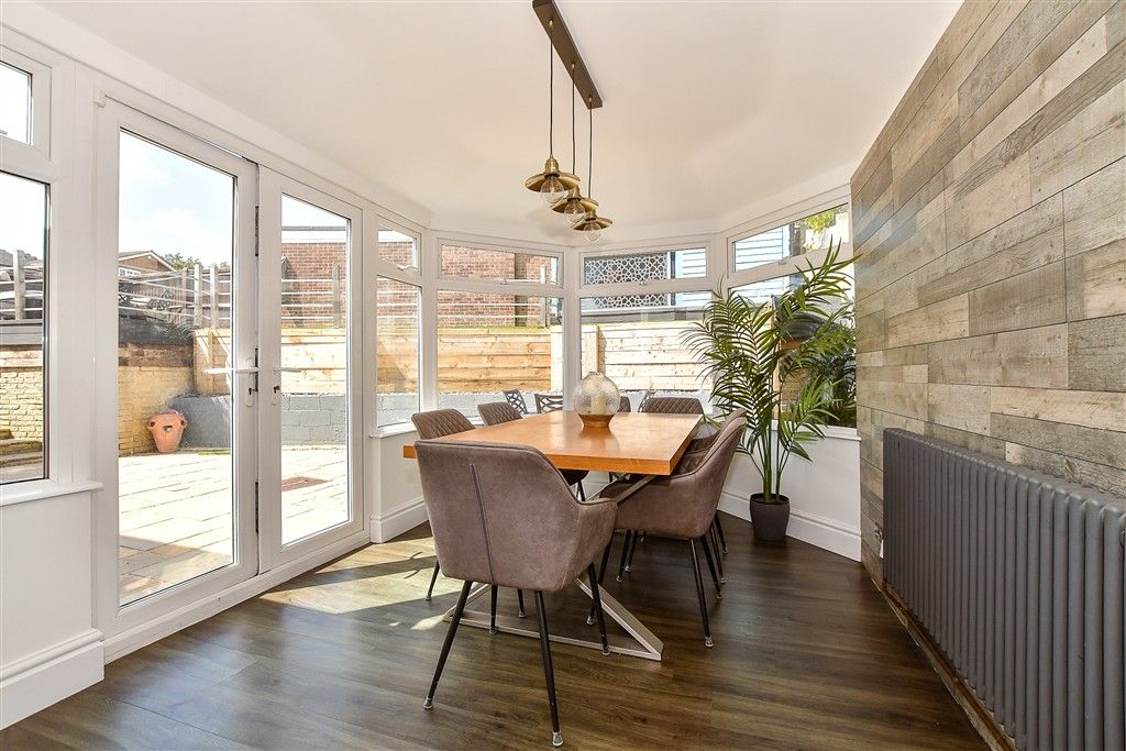 Property photo 3 of 16 Dining Area
