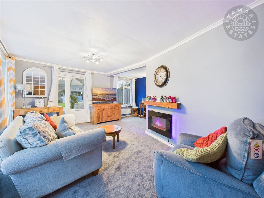 Property photo 2 of 22 Lounger/Dining Room