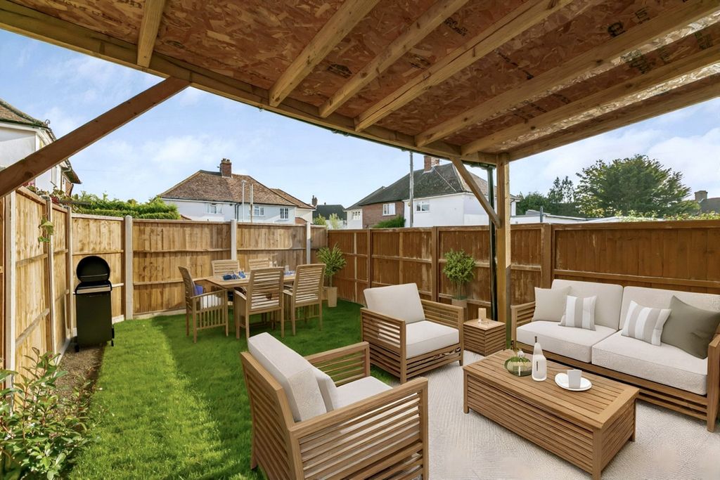 Property photo 2 of 6