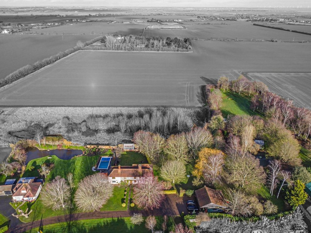 Property photo 2 of 45