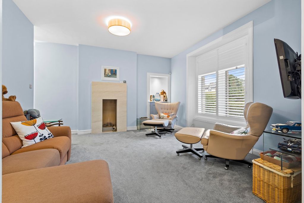 Property photo 2 of 29