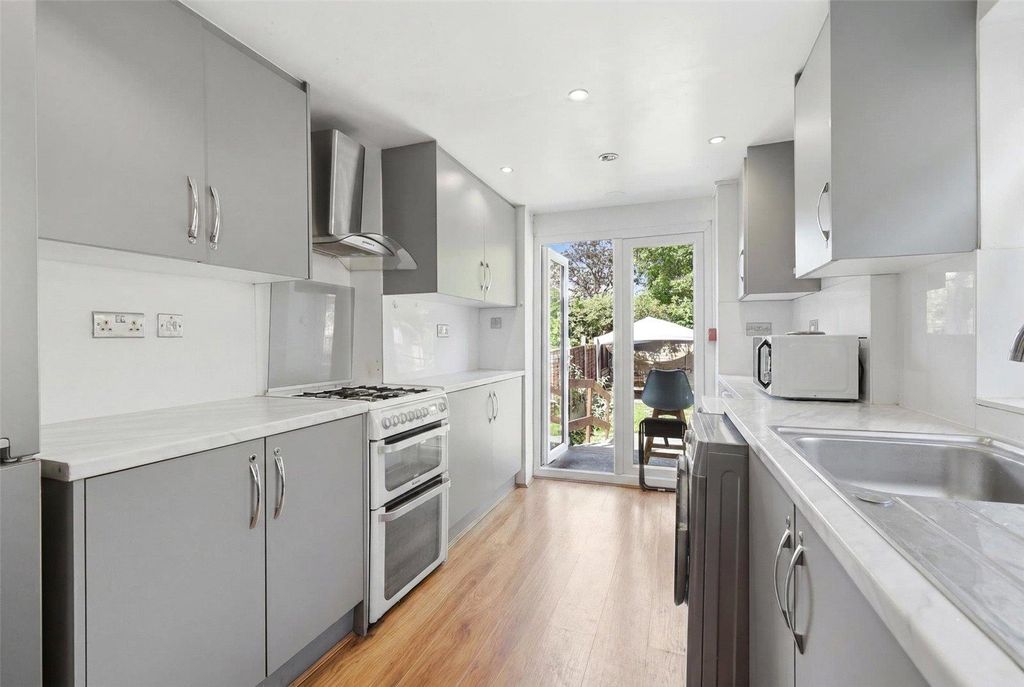 Property photo 1 of 18 Picture No. 05
