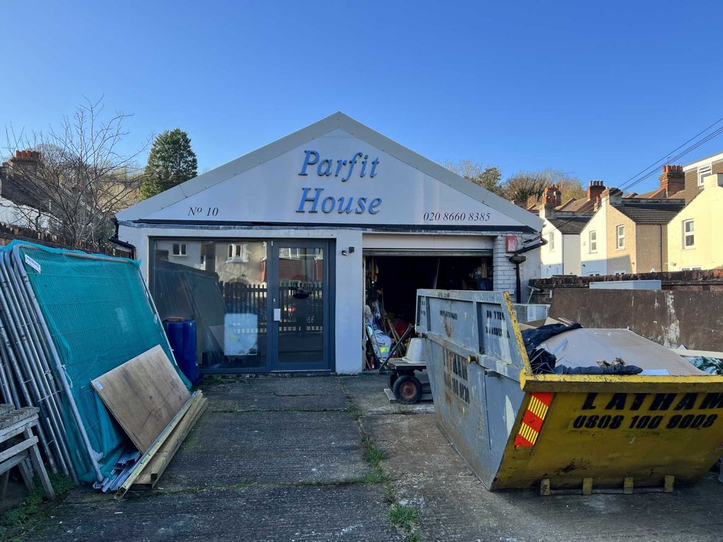 Property photo 3 of 14