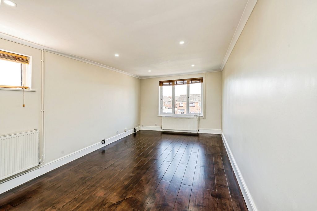 Property photo 3 of 10 Pbox-Img.Jpg