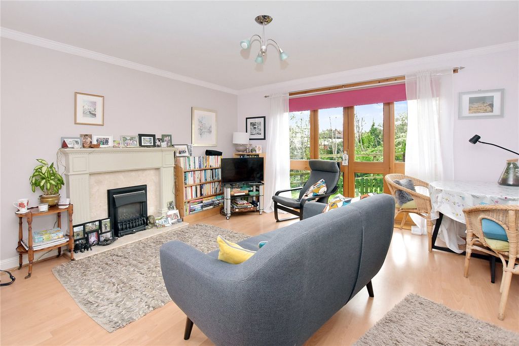 Property photo 2 of 21 Picture No. 43