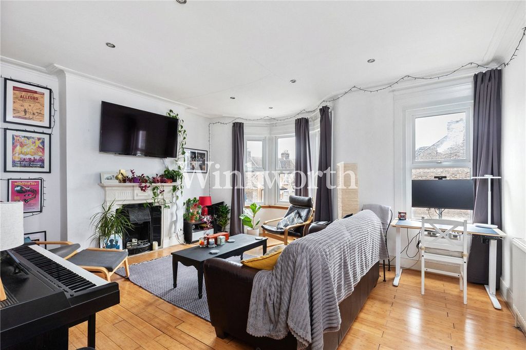 Property photo 2 of 19 Picture No. 13