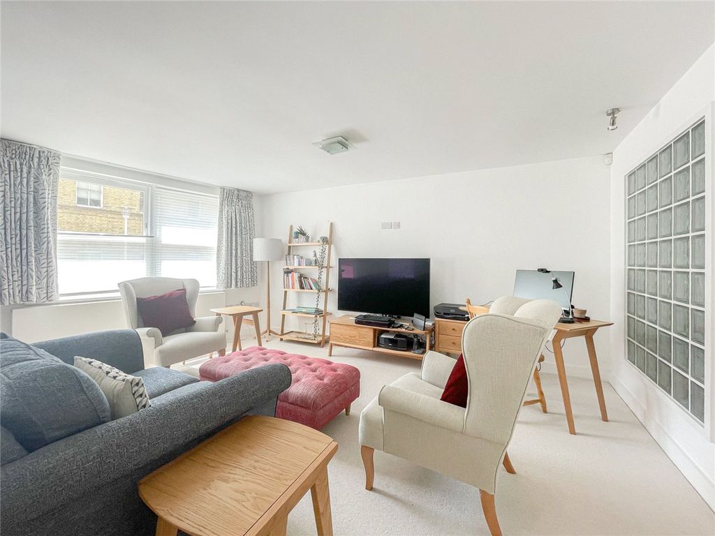 Property photo 3 of 10 Picture No. 09