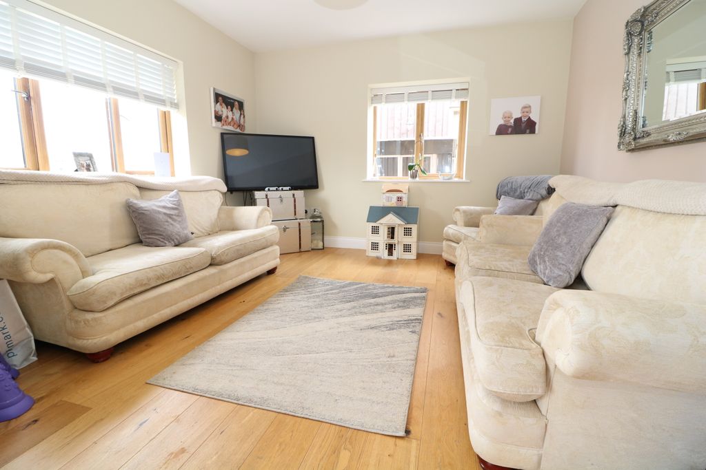 Property photo 2 of 14