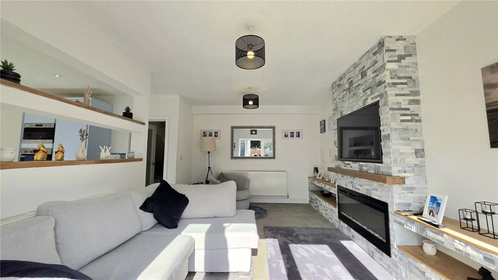 Property photo 3 of 35 Picture No. 29