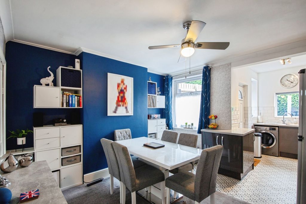 Property photo 2 of 15 Pbox-Img.Jpg
