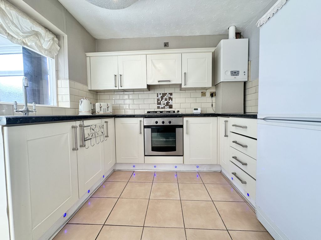 Property photo 2 of 30