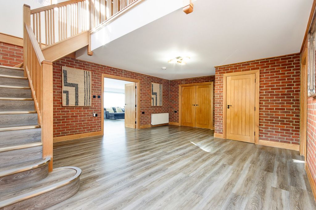 Property photo 3 of 27 Reception Hall