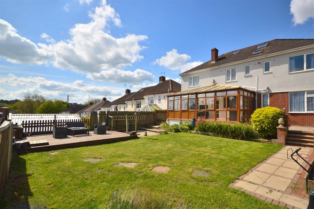 Property photo 3 of 25 Outside