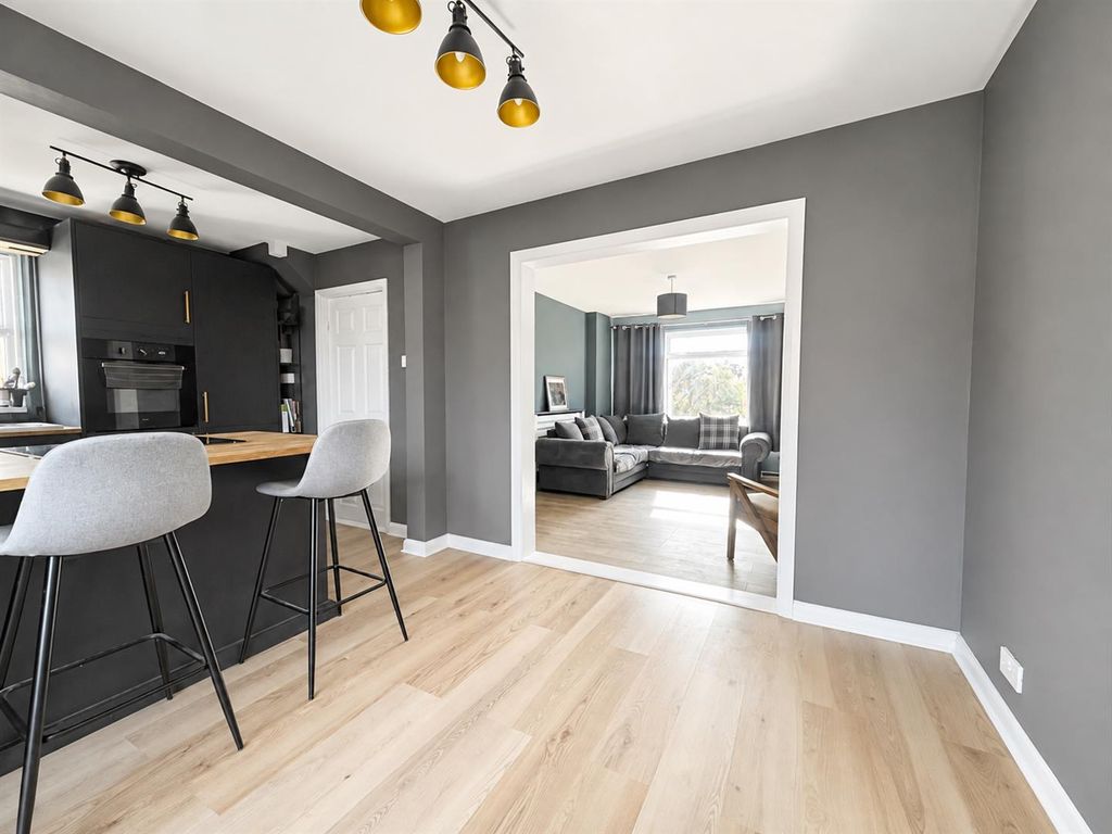 Property photo 1 of 9 Open Plan