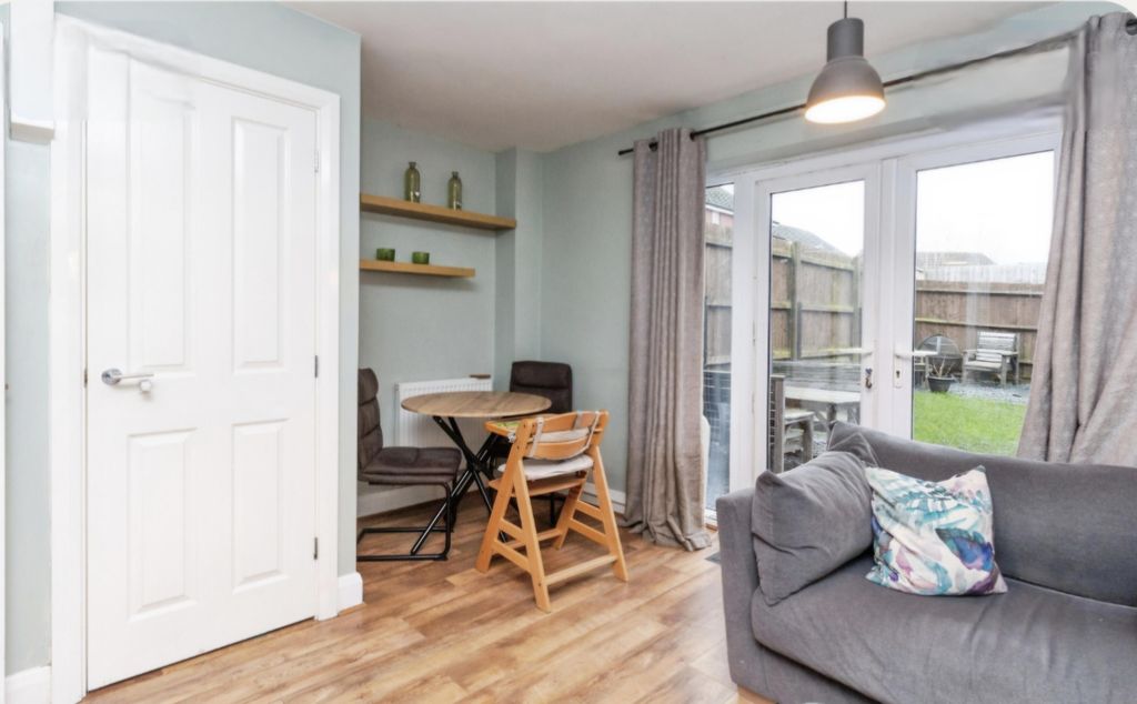 Property photo 2 of 11