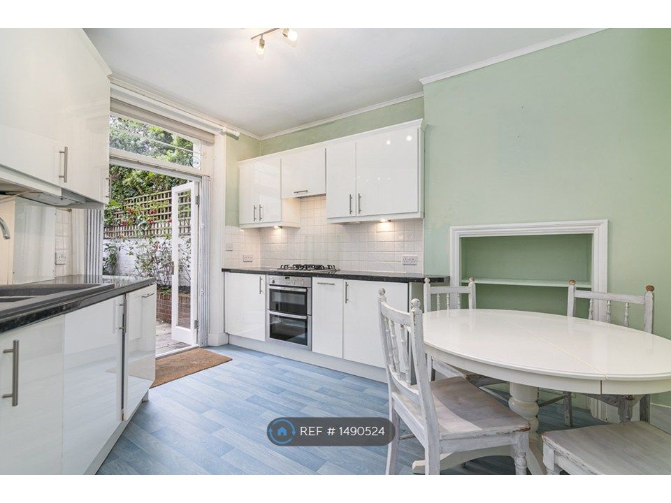 Property photo 2 of 13 Eat-In Kitchen