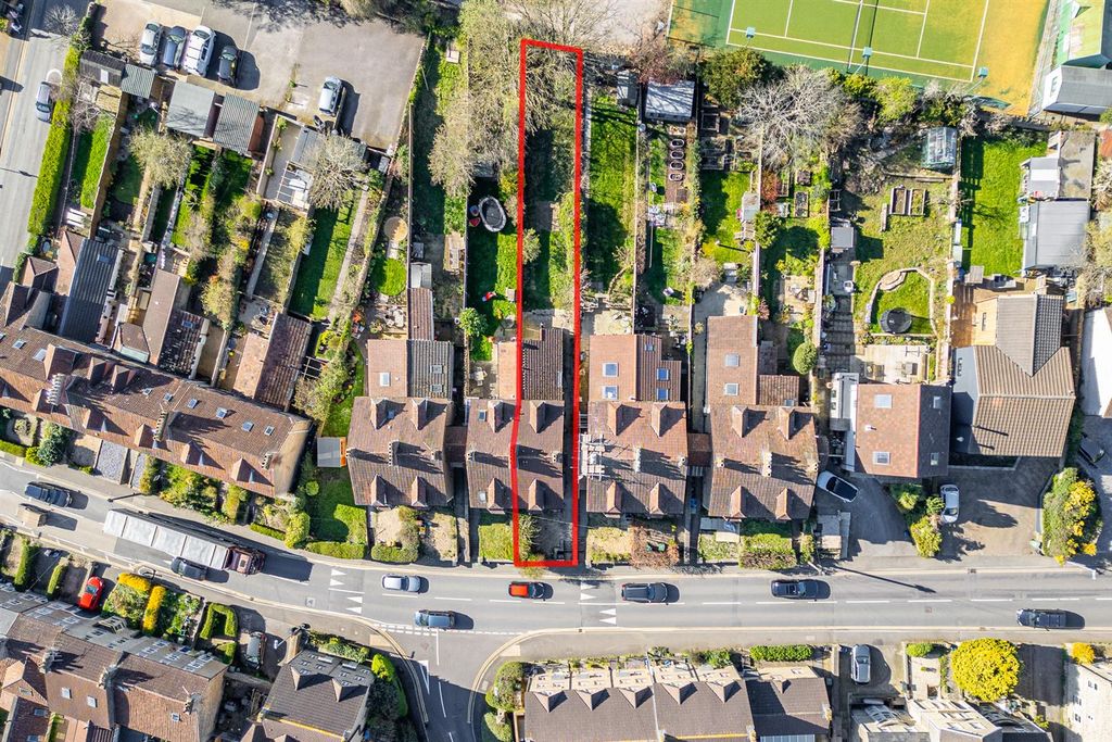 Property photo 3 of 30 Berry Villa, 32, Butts Hill, Frome, Somerset, BA11