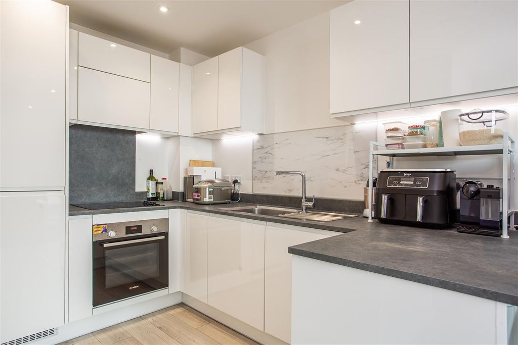 Property photo 2 of 12 Kitchen