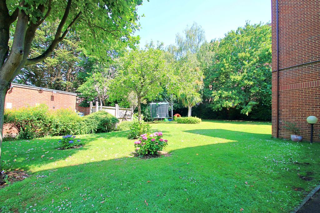 Property photo 2 of 11 Photo 11