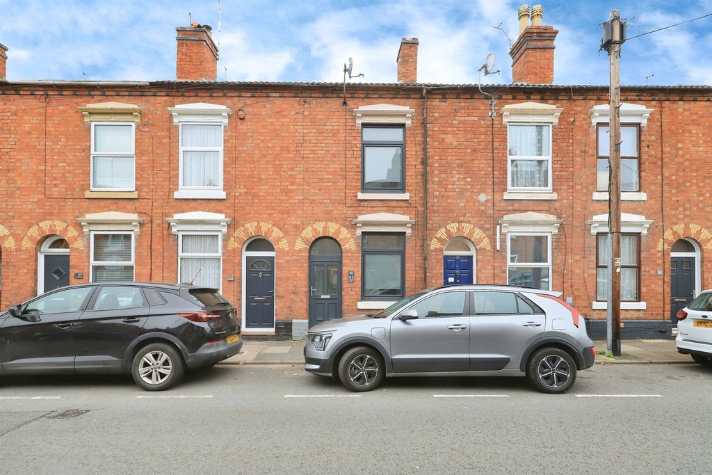 Property photo 1 of 17