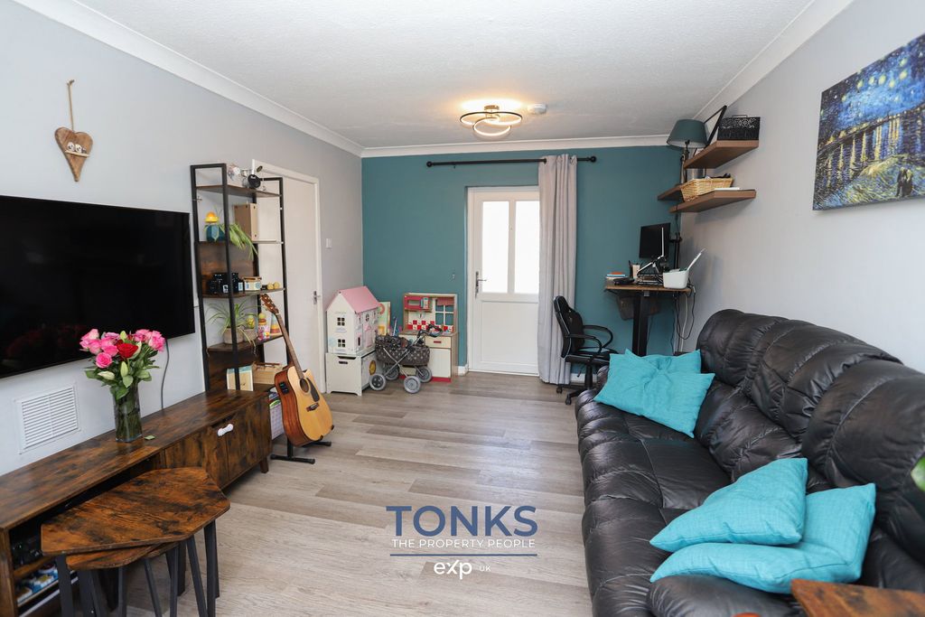 Property photo 3 of 15