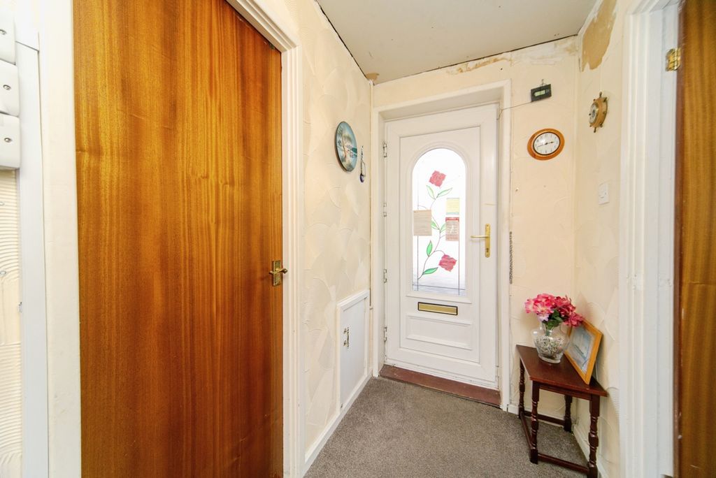 Property photo 2 of 17 Photo