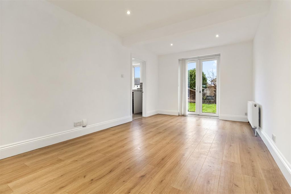 Property photo 2 of 16 43 Hadley Avenue-010.Jpg