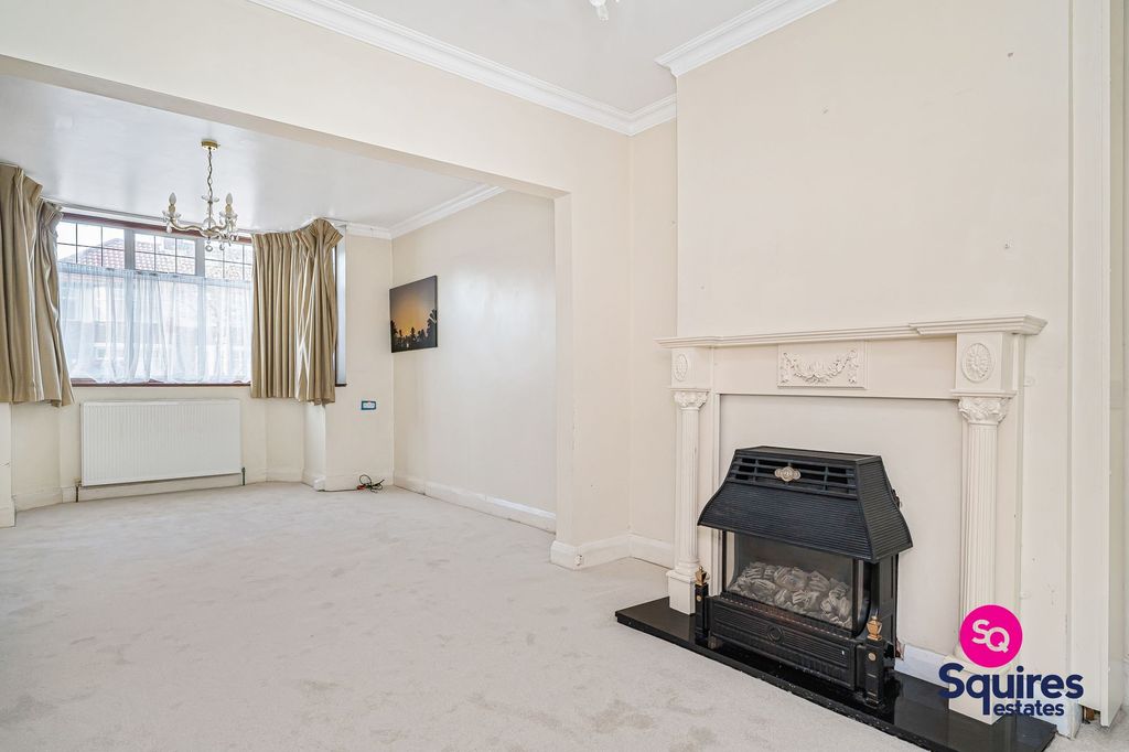 Property photo 2 of 21