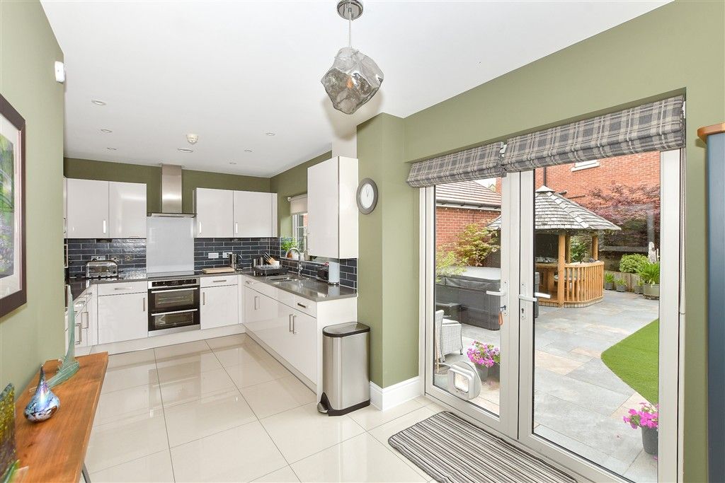 Property photo 2 of 20 Kitchen