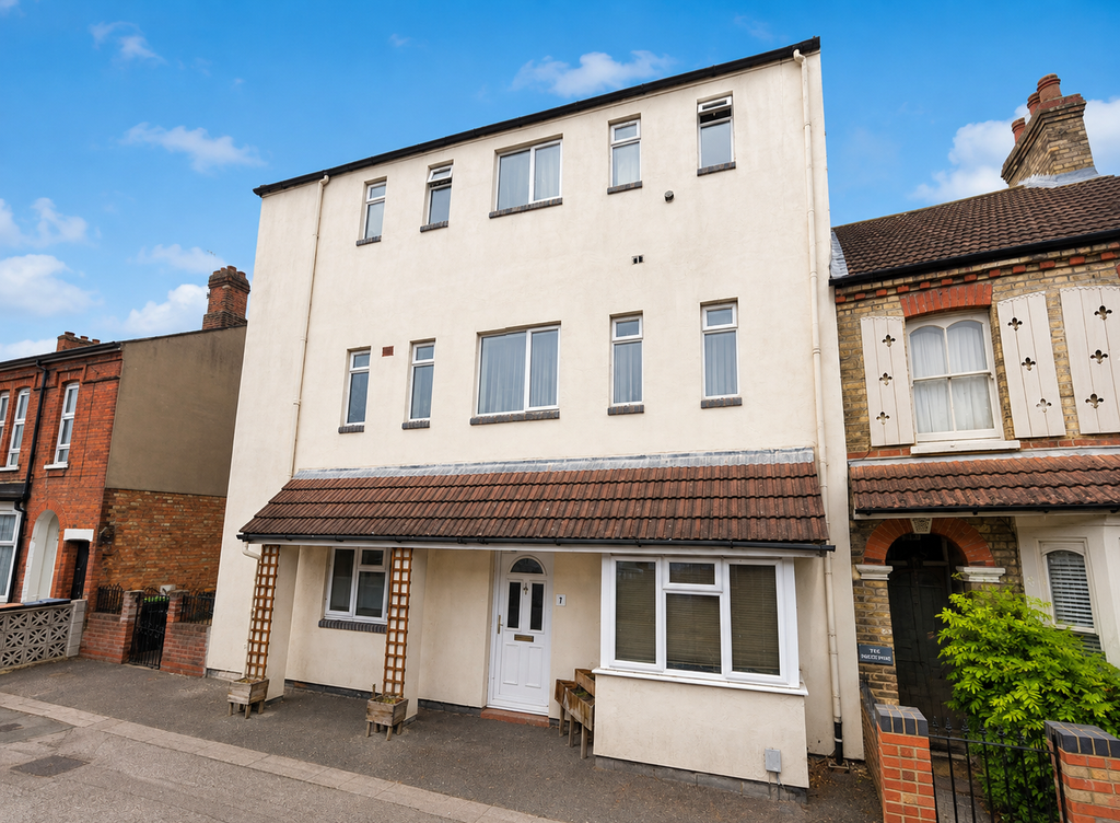 Property photo 1 of 6